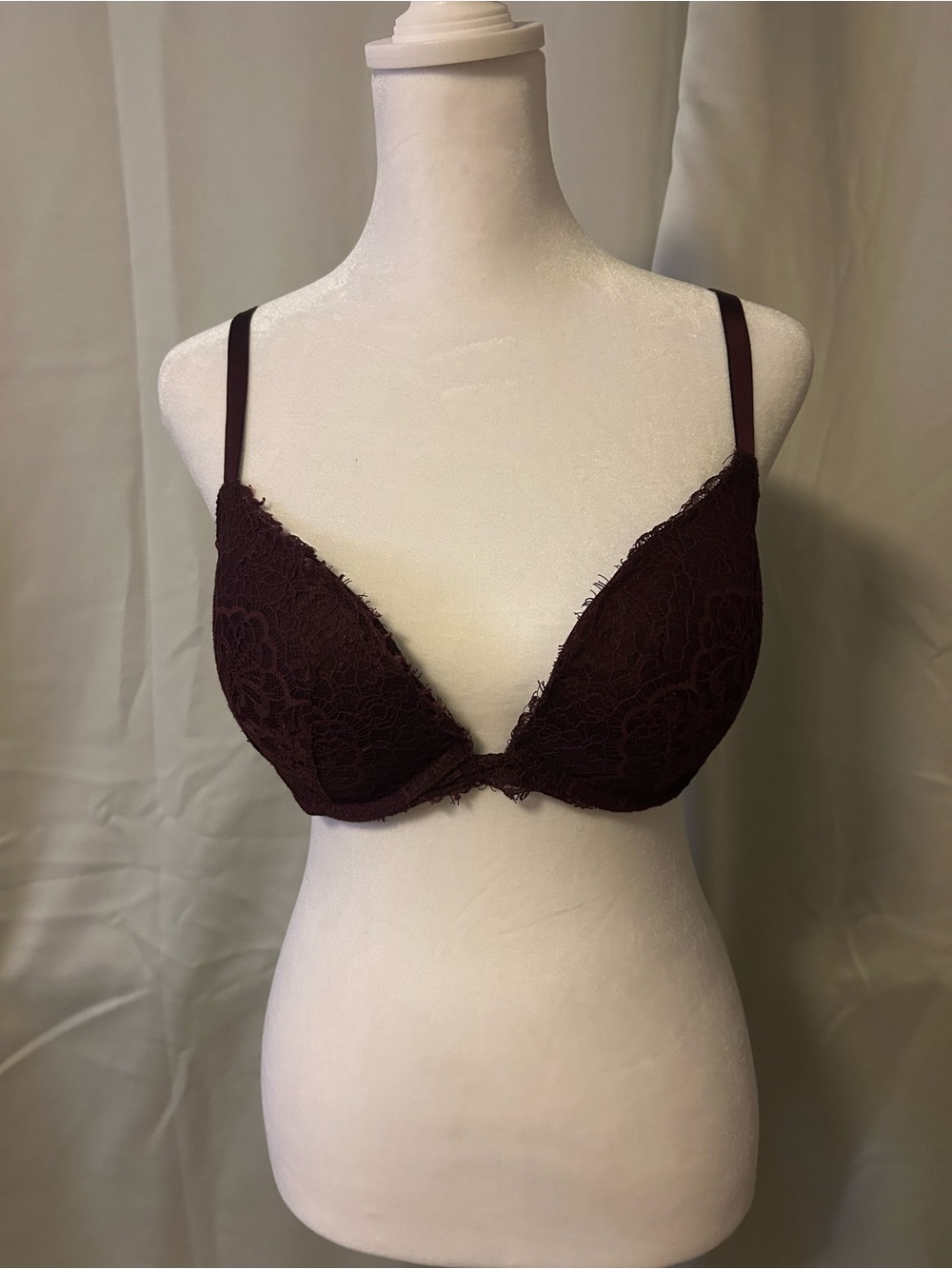 Victoria's Secret Dream Angels Push-Up Bra in Burgundy